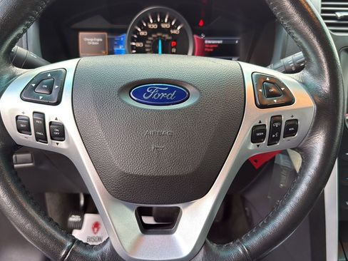 Used 2014 Ford Explorer XLT w/ Equipment Group 202A image 11