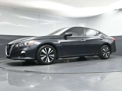 Used 2022 Nissan Altima 2.5 SV image 21