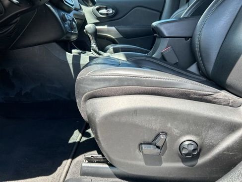 Used 2020 Jeep Cherokee Limited AWD/4WD image 32