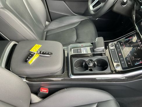 Used 2022 Audi Q7 3.0T Premium Plus AWD/4WD image 34