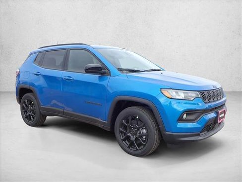New 2026 Jeep Compass Latitude image 6