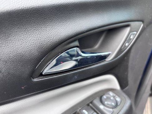 Used 2023 Chevrolet Equinox LS w/ LS Convenience Package FWD image 7