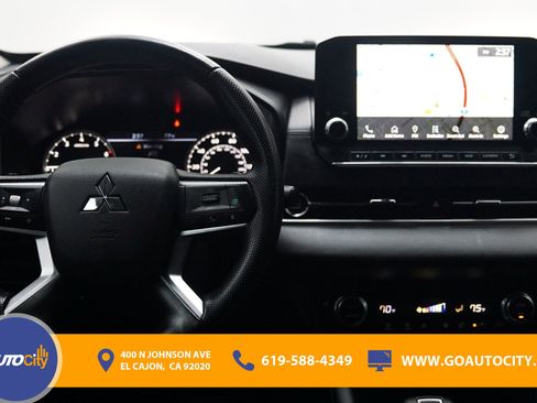 Used 2024 Mitsubishi Outlander SE Black Edition AWD/4WD image 5