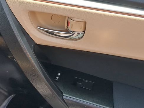 Used 2014 Toyota Corolla LE FWD image 32