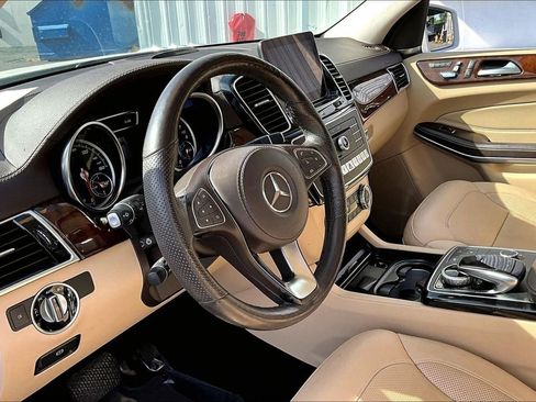 Used 2019 Mercedes-Benz GLS 550 4MATIC image 17