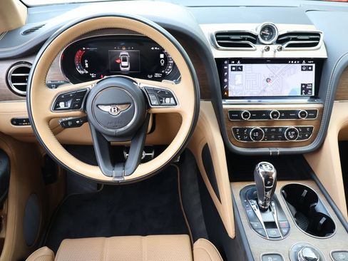 Certified 2024 Bentley Bentayga Extended Wheelbase AWD/4WD image 16