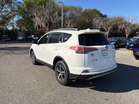 Used 2018 Toyota RAV4 XLE image 3