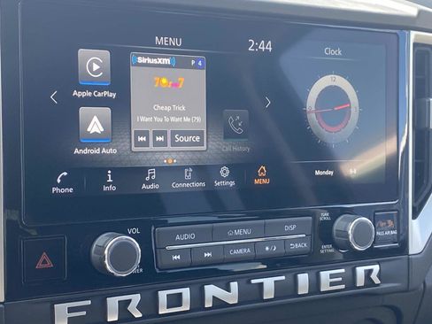 Used 2025 Nissan Frontier SV w/ SV Convenience Package image 16