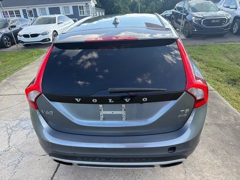 Used 2017 Volvo V60 T5 Cross Country w/ Convenience Package AWD/4WD image 12