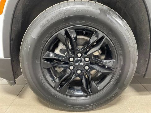 Used 2023 Chevrolet Traverse LT w/ Midnight/Sport Edition AWD/4WD image 7