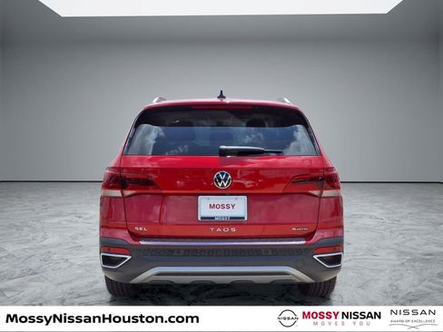 Used 2024 Volkswagen Taos SEL AWD/4WD image 6