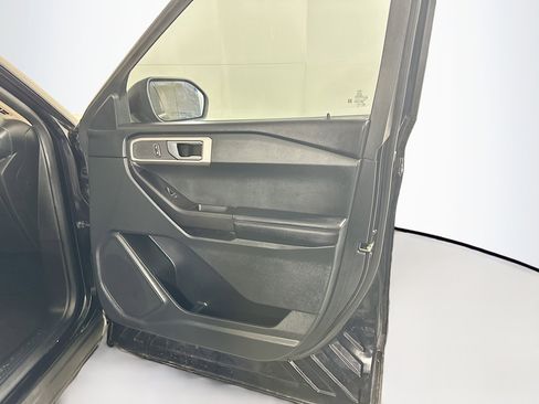 Used 2021 Ford Explorer 2WD image 33