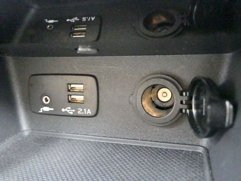 Used 2020 Subaru Forester Premium image 18