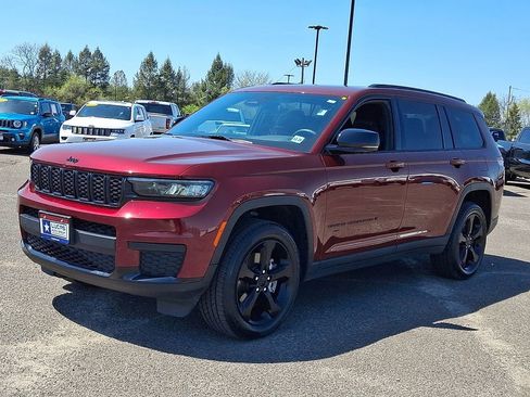 Used 2024 Jeep Grand Cherokee L Altitude AWD/4WD image 6