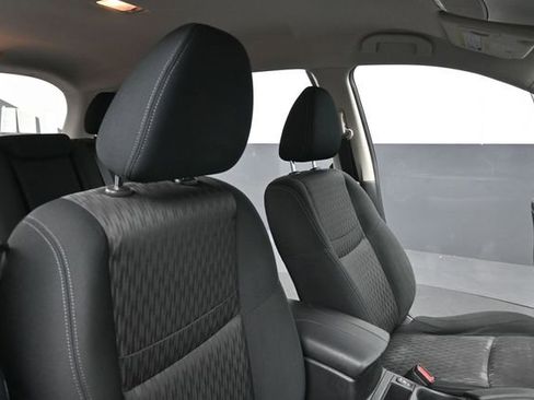 Used 2020 Nissan Rogue SV FWD image 28