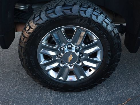 Used 2024 Chevrolet Silverado 2500 High Country AWD/4WD image 9