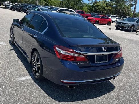 Used 2017 Honda Accord Sport image 5