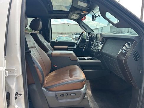 Used 2016 Ford F250 Platinum w/ FX4 Off-Road Package AWD/4WD image 10
