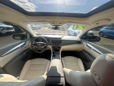 Used 2021 Cadillac XT5 Premium Luxury FWD image 18