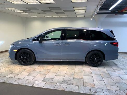 Used 2023 Honda Odyssey Sport image 6