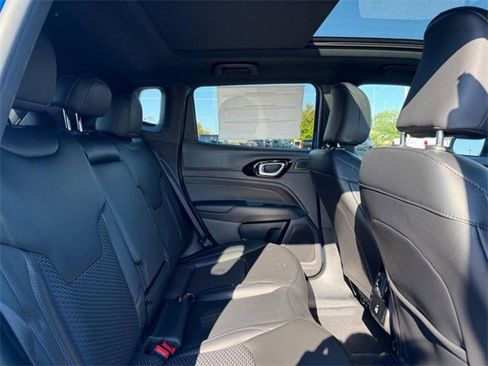 New 2025 Jeep Compass Latitude w/ Sun & Sound Group image 11