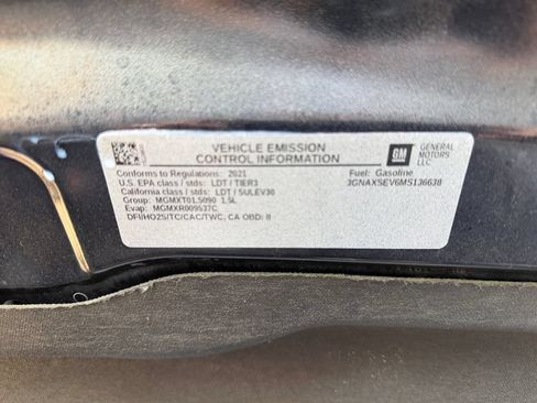 Used 2021 Chevrolet Equinox LS w/ LPO, Cargo Package AWD/4WD image 37