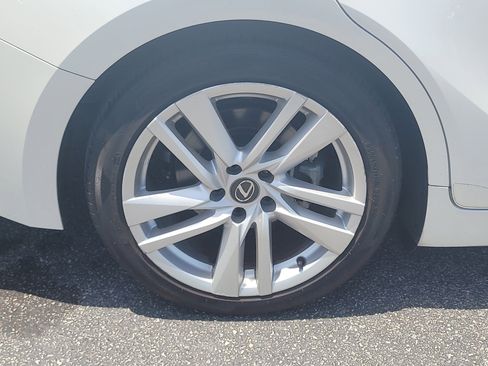 Used 2023 Lexus IS 300 w/ Comfort Package RWD image 9