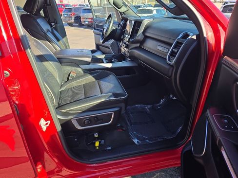 Used 2024 RAM 1500 Laramie image 35