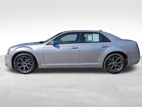 Used 2018 Chrysler 300 S w/ 300S Premium Group AWD/4WD image 10
