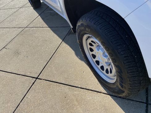 Used 2024 Chevrolet Colorado W/T image 31