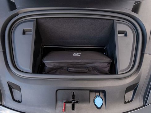 Used 2023 Porsche Taycan w/ Premium Package image 33