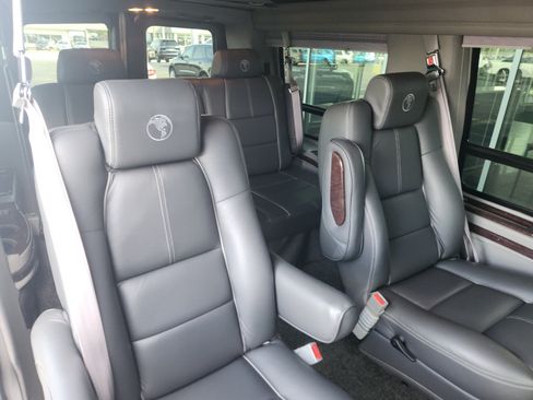 Used 2015 Chevrolet Express 2500 RWD image 6