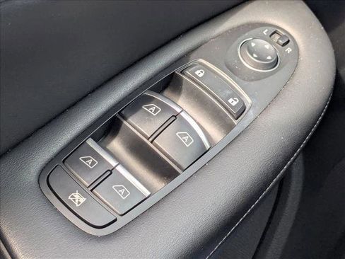 Used 2021 INFINITI QX50 Sensory image 17