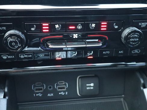 New 2025 Jeep Grand Cherokee Limited w/ Luxury Tech Group II image 8