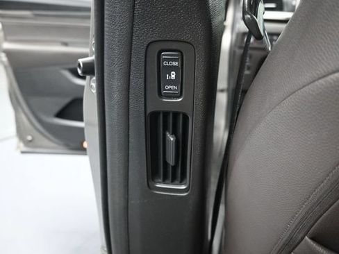 Used 2018 Honda Odyssey Touring image 34