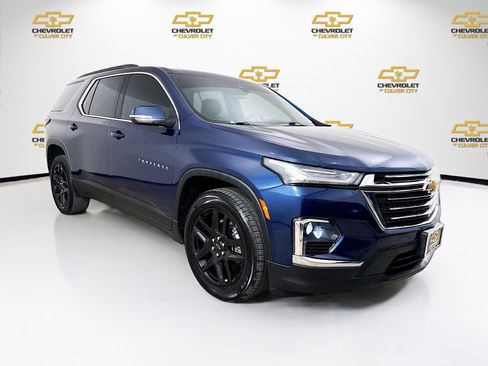 Used 2023 Chevrolet Traverse LT w/ LPO, Floor Liner Package FWD image 1