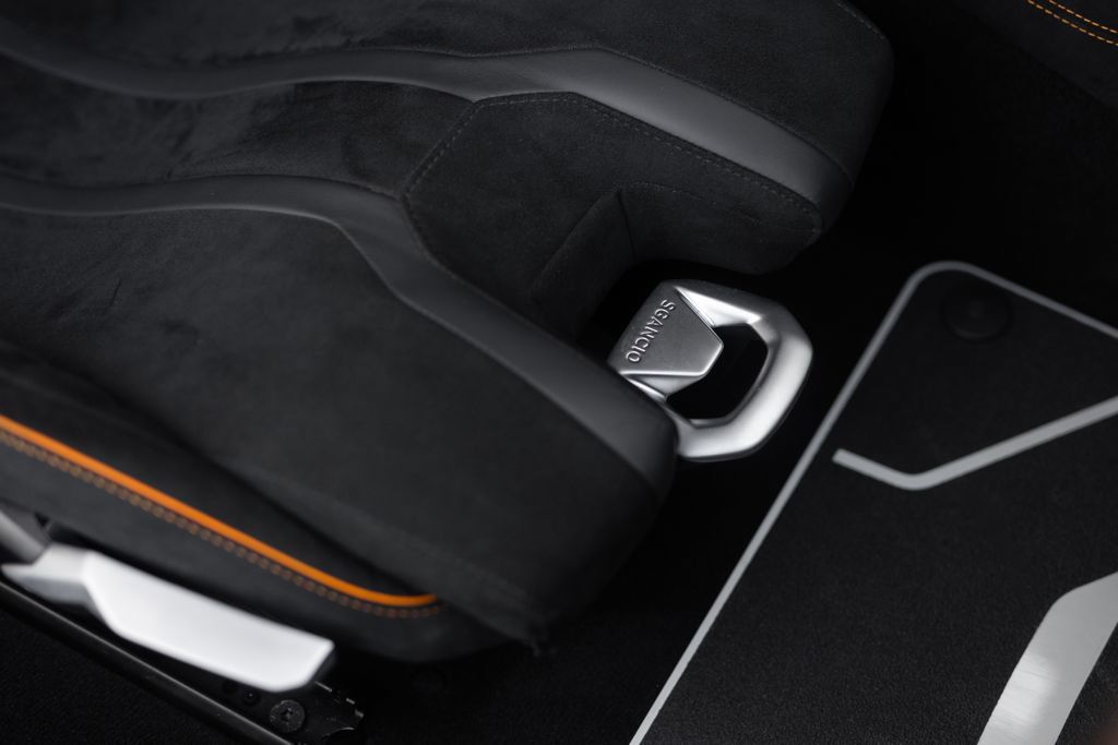 Used 2023 Lamborghini Huracan STO RWD image 42