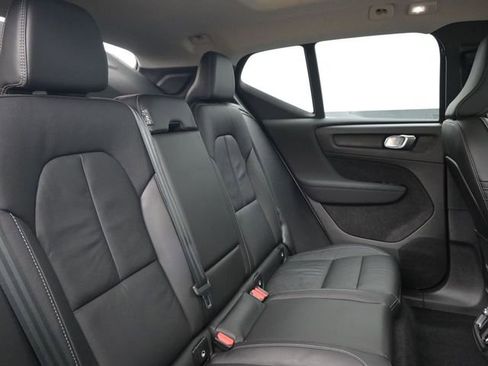 Used 2023 Volvo XC40 B4 Plus w/ Protection Package Premier image 31