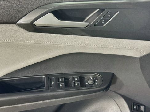 Certified 2023 Volkswagen Taos SEL AWD/4WD image 11