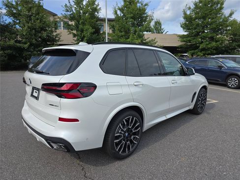 New 2026 BMW X5 xDrive40i w/ M Sport Package AWD/4WD image 3