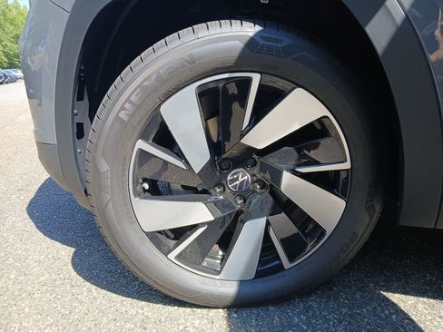 New 2026 Volkswagen Atlas Cross Sport SE image 26