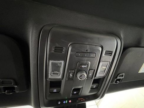 Used 2024 GMC Yukon AT4 AWD/4WD image 25
