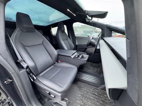 Used 2024 Tesla Cybertruck AWD Crew Cab image 18