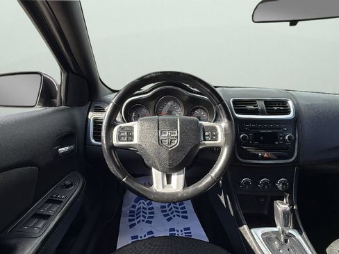 Used 2013 Dodge Avenger SXT image 10