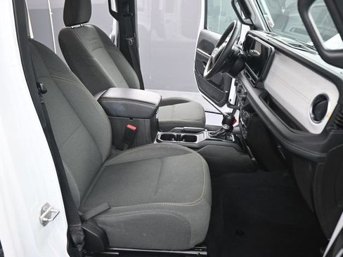 Used 2024 Jeep Wrangler Unlimited Sahara AWD/4WD image 22