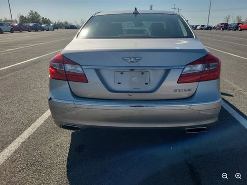 Used 2013 Hyundai Genesis 3.8 image 5