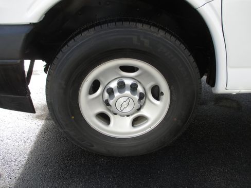 Used 2017 Chevrolet Express 2500 LS image 9
