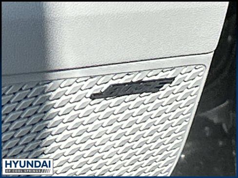 New 2026 Hyundai Elantra Limited FWD image 18