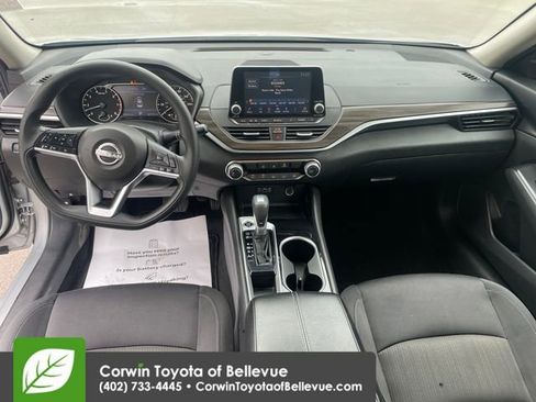 Used 2024 Nissan Altima 2.5 SV FWD image 12