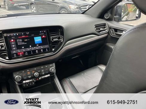 Used 2024 Dodge Durango GT RWD image 14